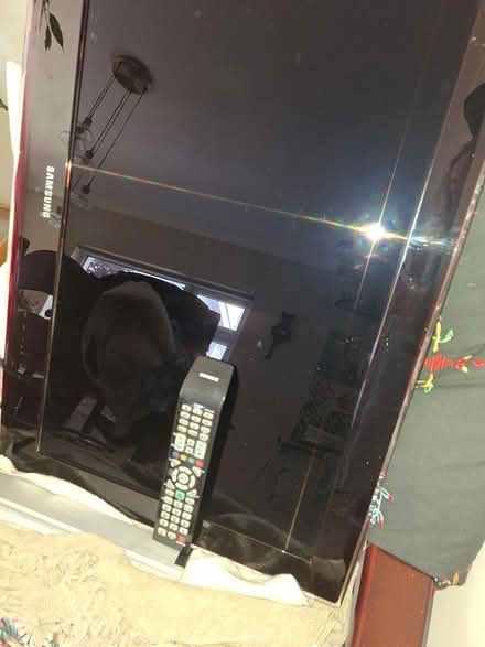 Photo of free TV Samsung 32in (Blanchardstown Village) #1