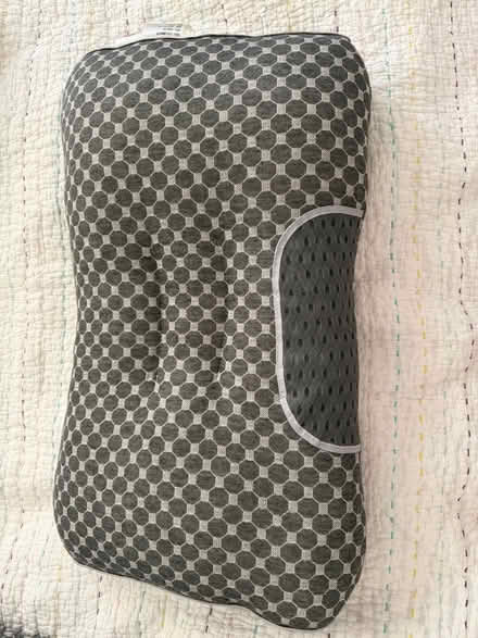 Photo of free 4 Pillows (BS11) #2