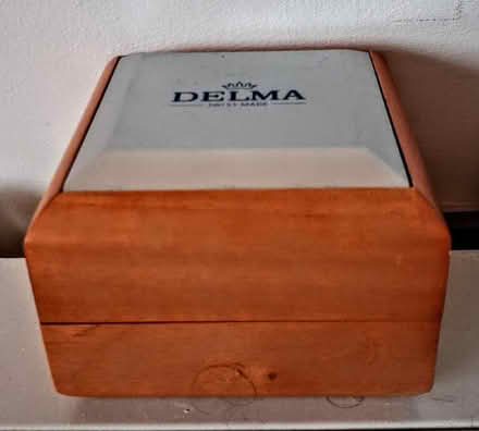 Photo of free empty wooden watch box (Bellevue EH7) #1