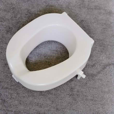 Photo of free Safety Toilet Seat for Elderly (Daniell Way, Chester CH3) #2