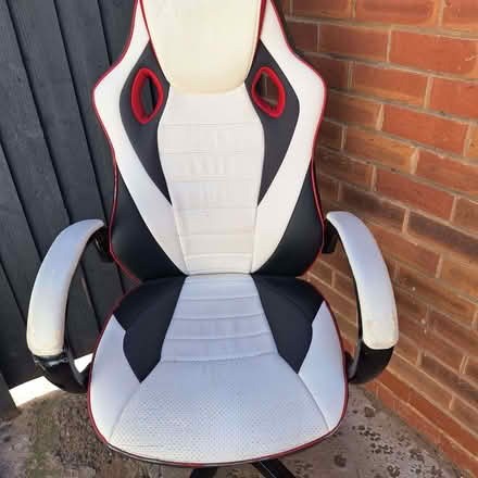 Photo of free Gaming chair (Yardley B33) #2