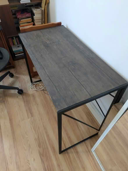 Photo of free desk (Peckham, SE15) #3