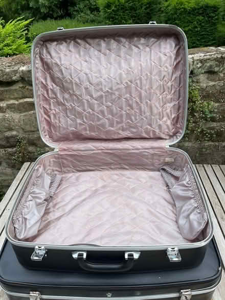 Photo of free Pair Of Vintage Suitcases (Two Dales DE4) #2