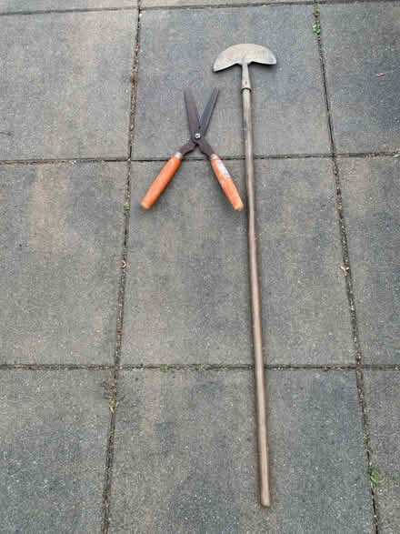 Photo of free Hedge clippers and lawn edger (Lymm WA13) #1