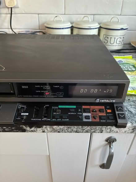 Photo of free Vintage Tech Hitachi VHS Toshiba (BR5) #2
