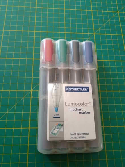 Photo of free Set of 4 flipchart markers, as-new (West Croydon CR0) #1