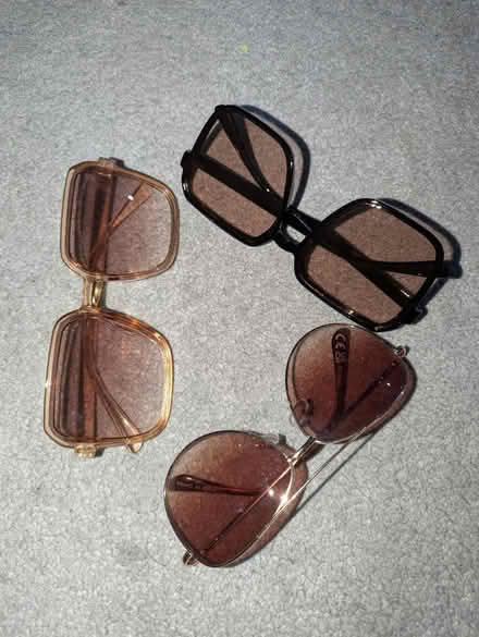 Photo of free Sunglasses (Chatterley Parkway NG8) #1