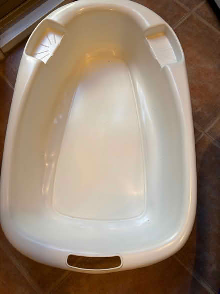 Photo of free Baby bathtub with removable insert (L5L 5P5) #2