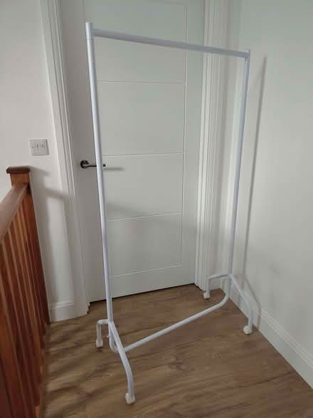 Photo of free clothing rack on wheels (Craigiebuckler AB15) #1