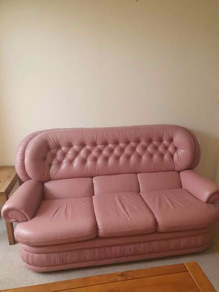 Photo of free Sofa & Chairs, Table & Chairs (Kings Langley WD4) #1