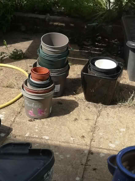 Photo of free Plastic flowerpots (Southwick BN42) #1