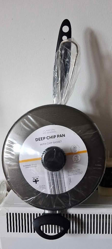 Photo of free Deep Chip pan, with basket. New (Bellevue EH7) #1