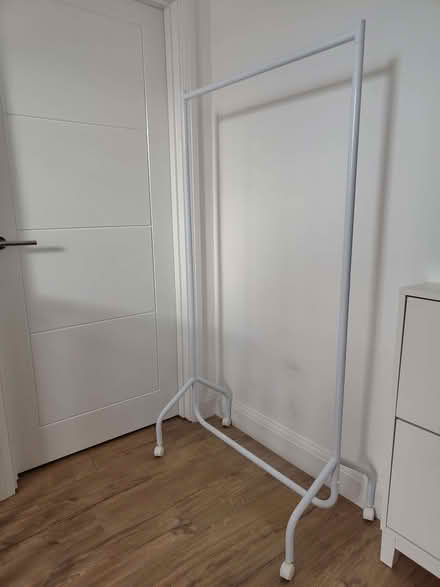Photo of free clothing rack on wheels (Craigiebuckler AB15) #2