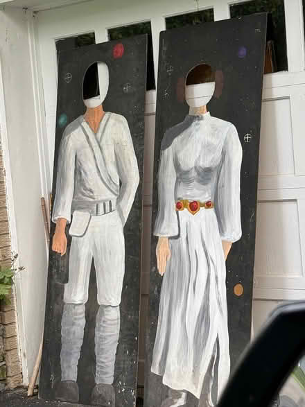 Photo of free Star Wars wooden painted bodies x2 (red hook 12571) #2
