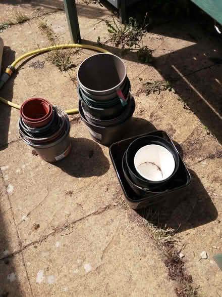 Photo of free Plastic flowerpots (Southwick BN42) #2