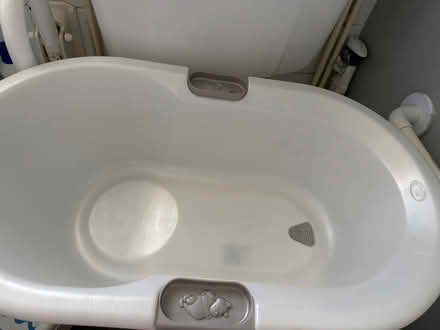 Photo of free Baby bath (Chessington KT9) #1