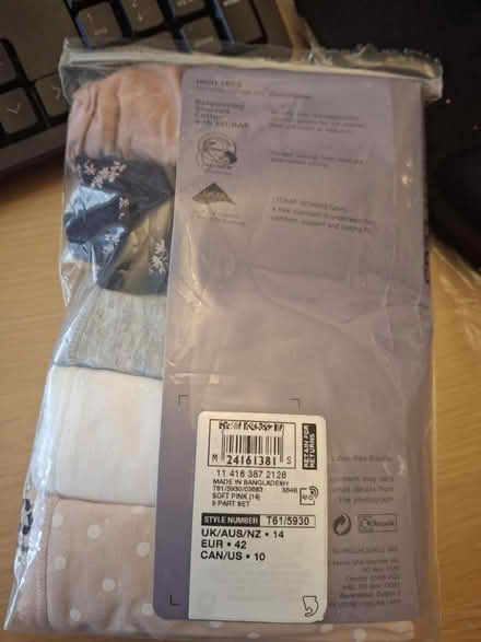 Photo of free M+S High Leg Size 14 (M32 Stretford) #2