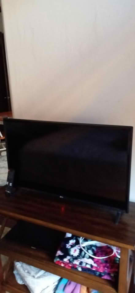 Photo of free 32inch smart tv (west Roseville) #1