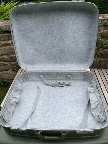 Photo of free Trio of Vintage Suitcases (Two Dales DE4) #3