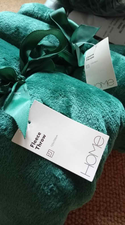 Photo of free x5 new Argos fleece throws (Cornholme, OL14) #3