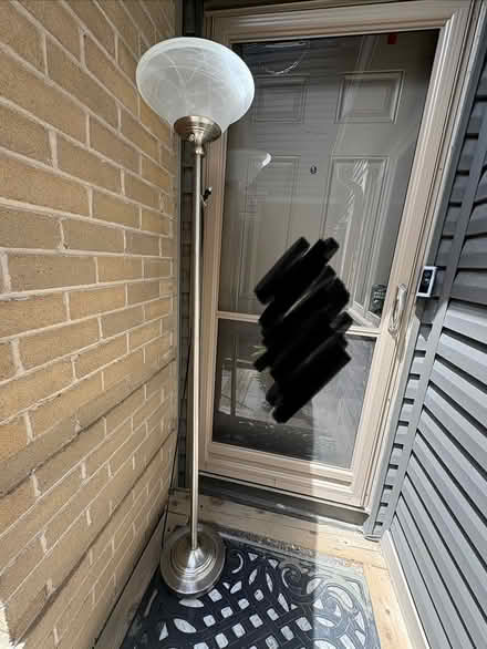 Photo of free Standing floor lamp (L5L 5P5) #1