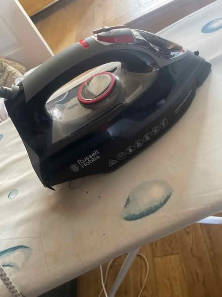 Photo of free Steam iron (Highbury N5) #1