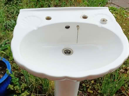 Photo of free Shell Sink and Pedestal (Ettingshall WV4) #1