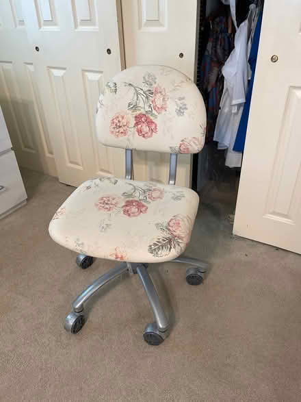 Photo of free Desk chair (Teaneck, NJ) #1