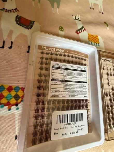 Photo of free Brown cluster lashes (Marshalswick AL4) #2