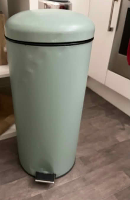 Photo of free Kitchen Pedal bin (TN38 west hill road) #1