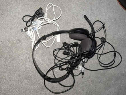 Photo of free Headphones and cables (Chatterley Parkway NG8) #1