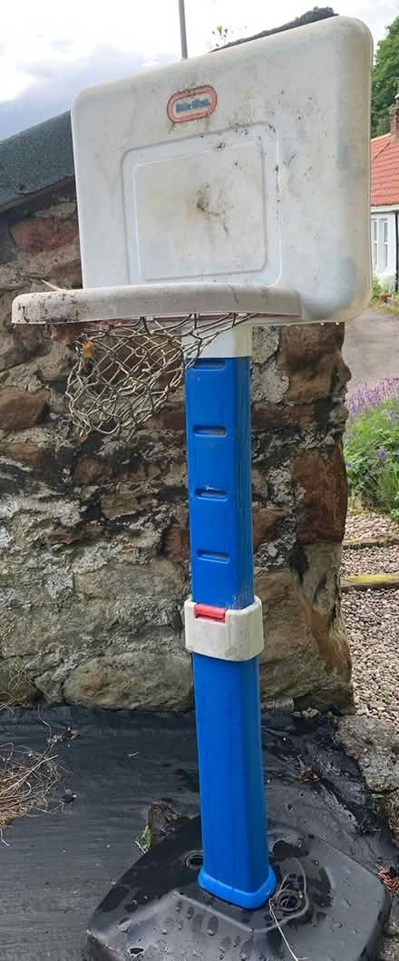 Photo of free Kids basketball net/hoop (Dunfermline KY11 3El) #1