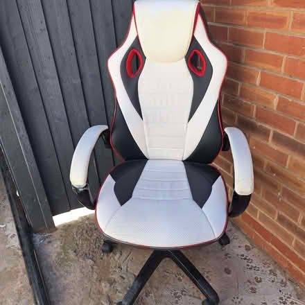Photo of free Gaming chair (Yardley B33) #1