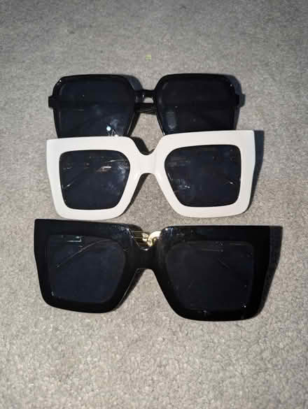Photo of free Sunglasses (Chatterley Parkway NG8) #2