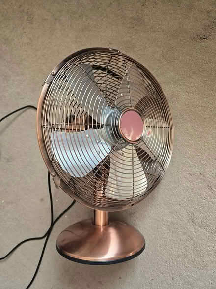 Photo of free Metal fan (IG6 3s) #1