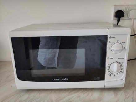 Photo of free Microwave oven (North Tonbridge TN10) #1