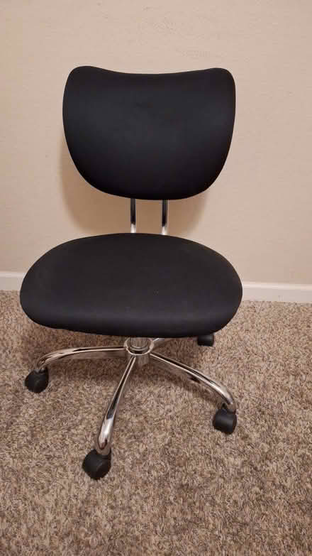 Photo of free Desk Chair - Black - Adjustable (NE Mesa near Falcon Field Airp) #1