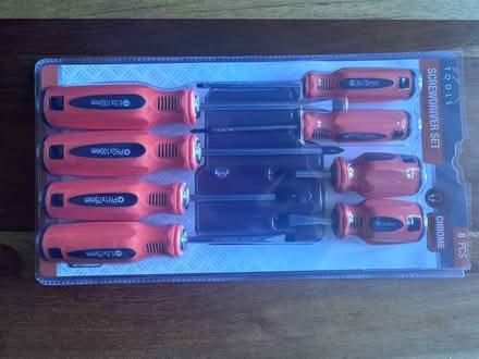 Photo of free 8pc screwdriver set (KT3 New Malden) #1