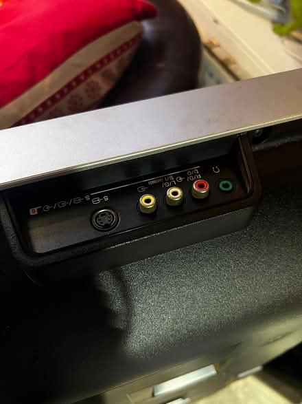 Photo of free SONY TV LCD 40” TV. , remote, stand (Basingstoke RG22) #3