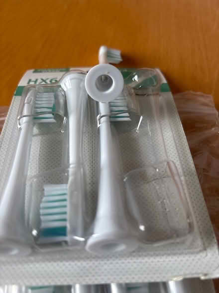 Photo of free Electric toothbrush heads (Dean EH4) #2