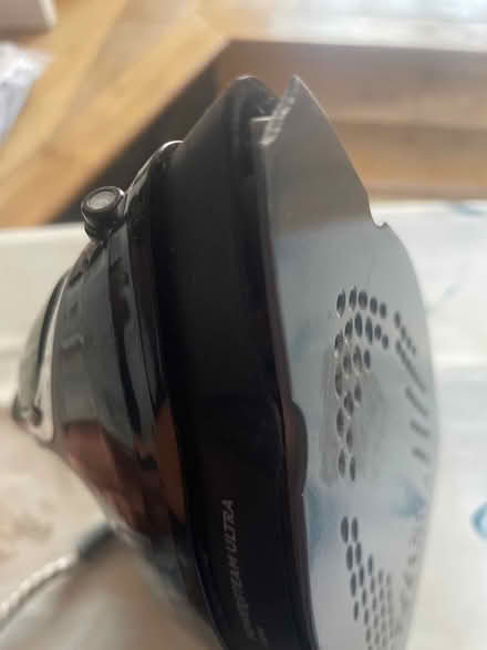 Photo of free Steam iron (Highbury N5) #2