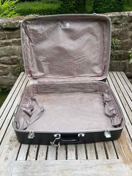 Photo of free Pair Of Vintage Suitcases (Two Dales DE4) #3