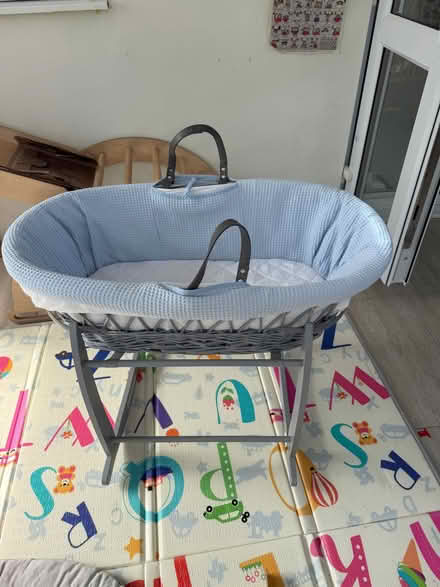 Photo of free Moses basket (Welling DA16) #1