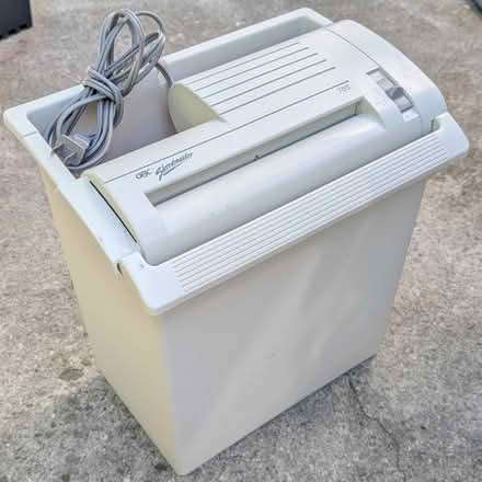 Photo of free Paper shredder (Santa Clara near Great America) #1