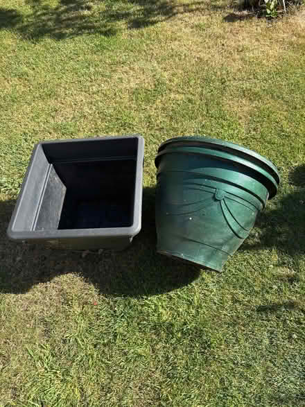 Photo of free Garden Pots (Leighton Buzzard LU7) #1
