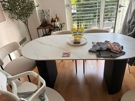 Photo of free Dinner table (islington N1) #1