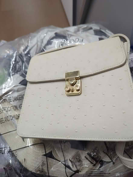 Photo of free Cream medium shoulder hand bag (RM9 5YN) #1