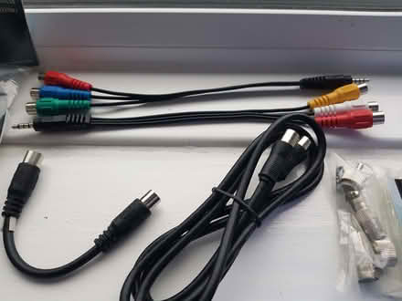 Photo of free 1.5m Skart cable & other bits (Kendal LA9) #3
