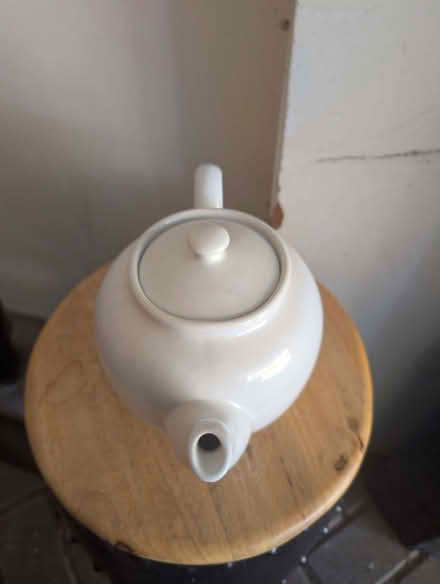 Photo of free Large white ceramic teapot (Bedford Centre MK40) #3