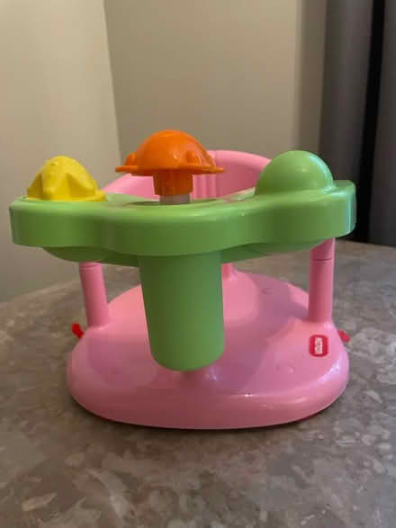 Photo of free Baby tub bath seat (Mount Laurel NJ) #1